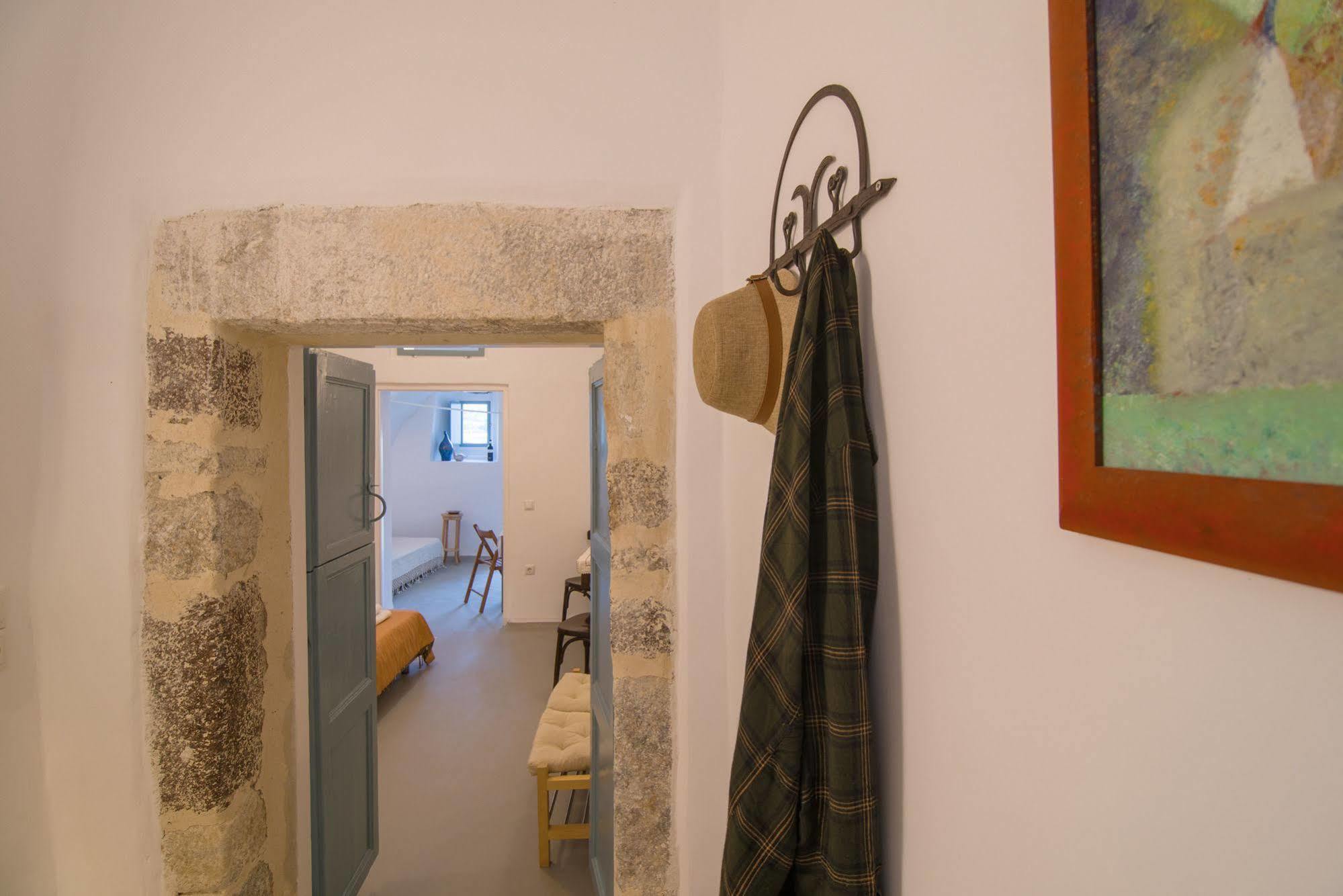 Mesana Traditional Stone Houses Emporio  Exterior photo