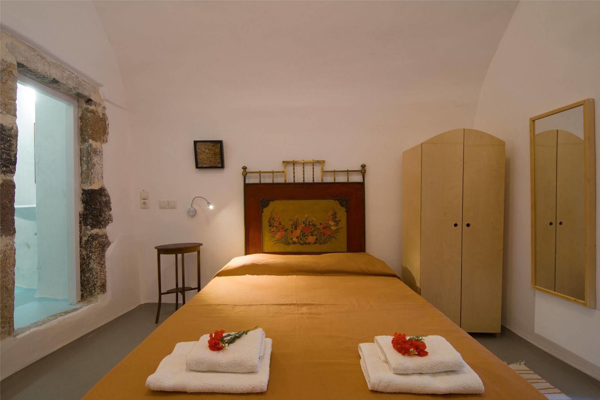 Mesana Traditional Stone Houses Emporio  Exterior photo